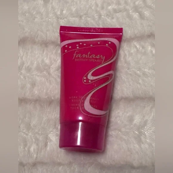 Britney Spears Fantasy Pink Body Lotion - Picture 2 of 2